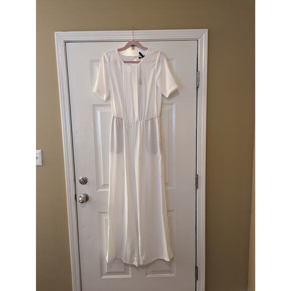 BCBGMAXAZRIA White Minimalist Backless Wide Legged Jumpsuit- Size Small- NWT - Picture 4 of 8